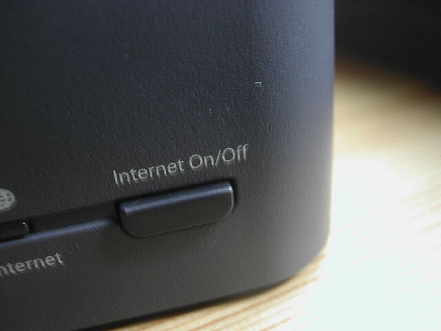 Tangled Web: 7 Signs of an Internet Addiction | Morningside Recovery