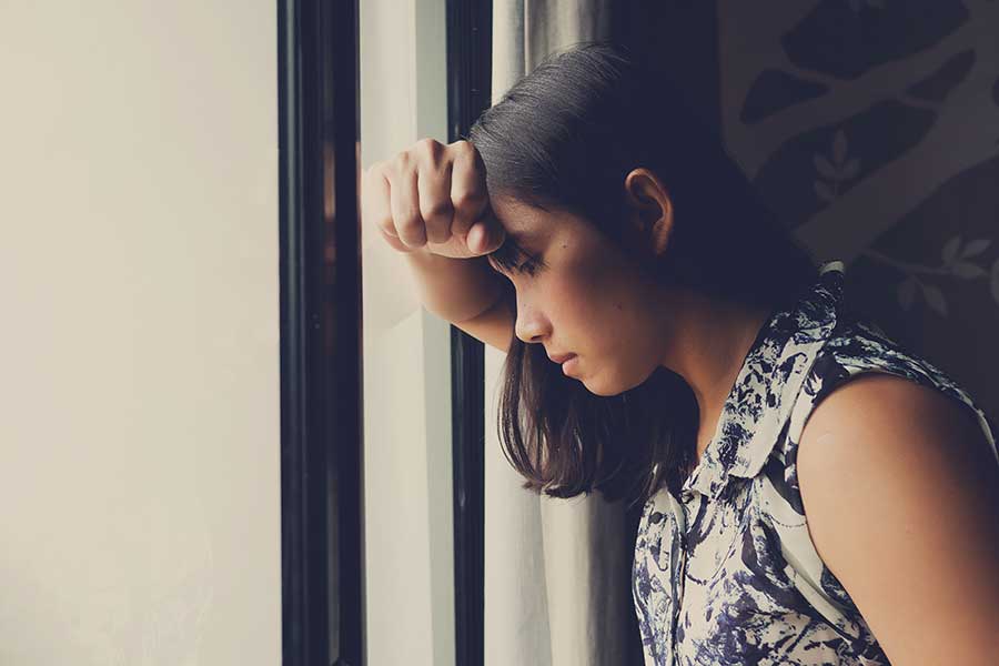 young woman suffering from prescription drug withdrawal